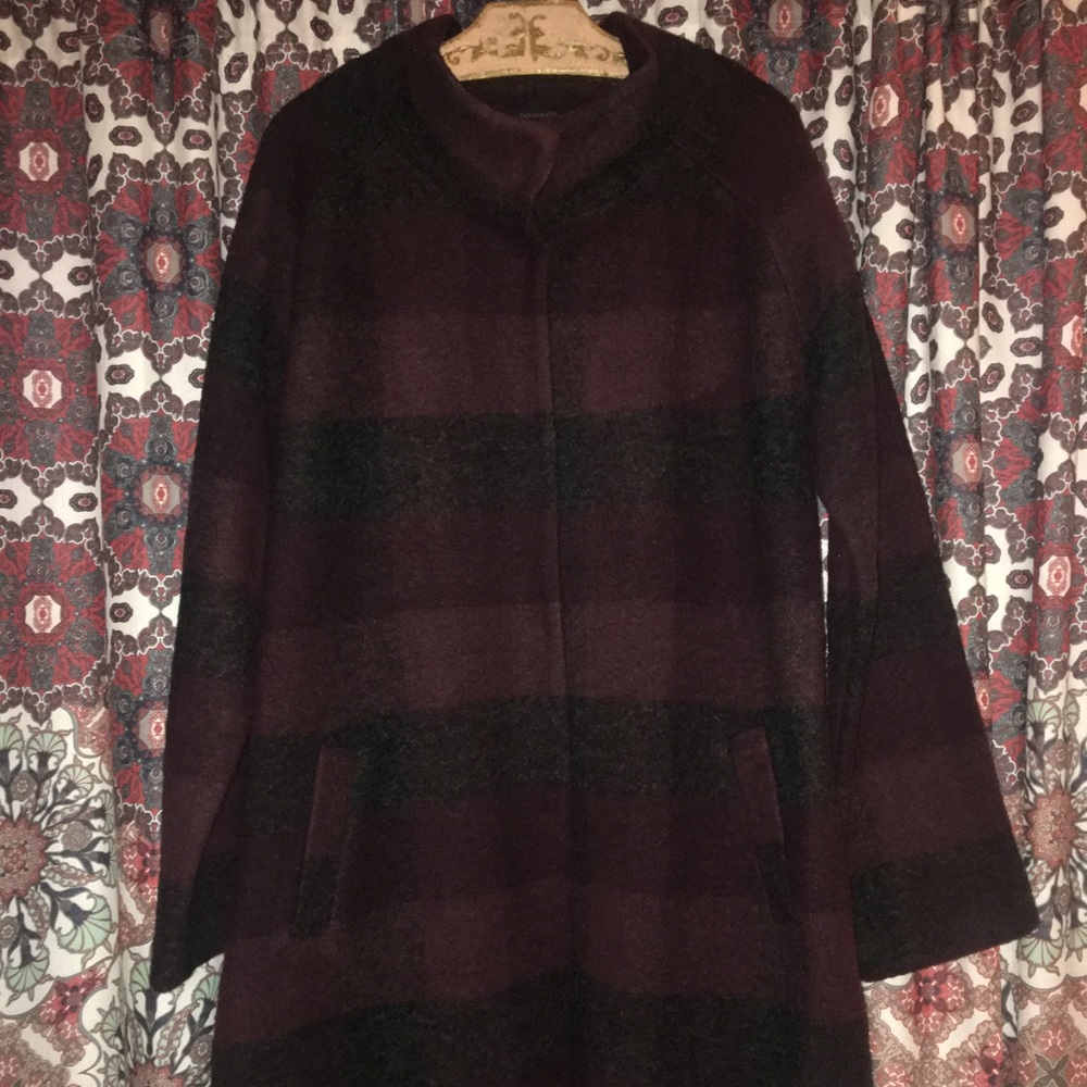 Sweater jacket mid length.